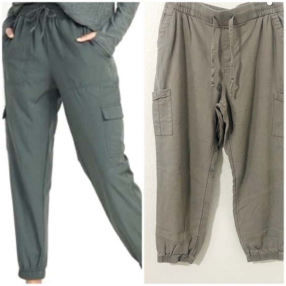 Old Navy Women’s Utility Cargo Jogger Pants Size Medium Color Gray Tapered Legs - Picture 1 of 9